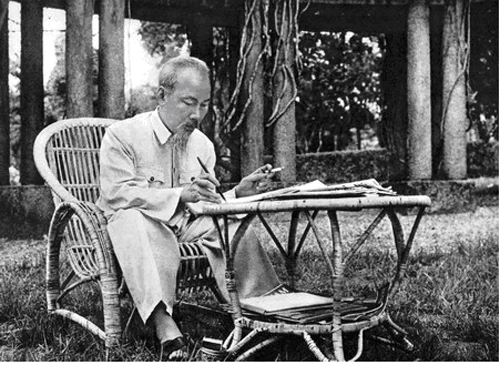 Giai phap phong chong hoat dong tuyen truyen xuyen tac tu tuong Ho Chi Minh