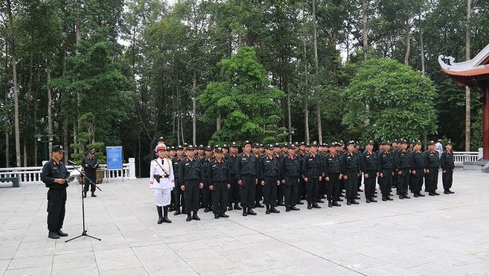 Trung doan canh sat co dong