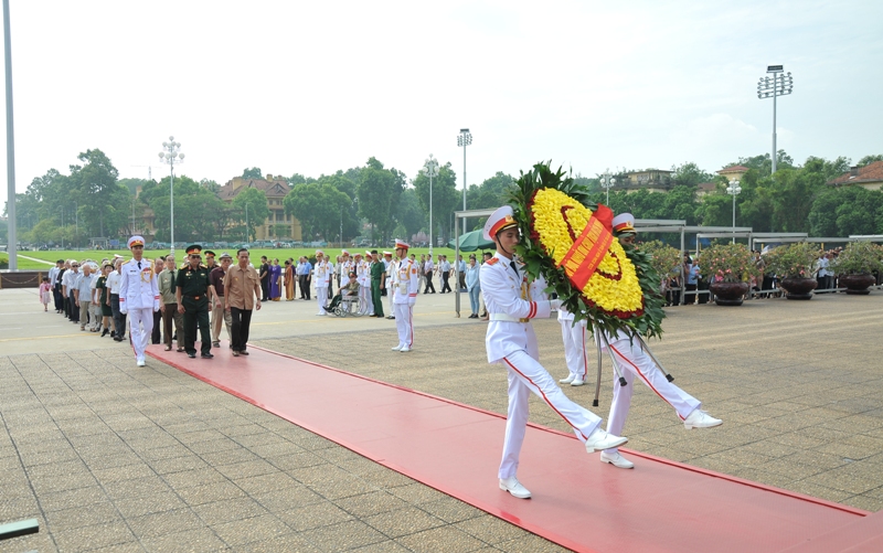 Doan nghi le quan doi 1