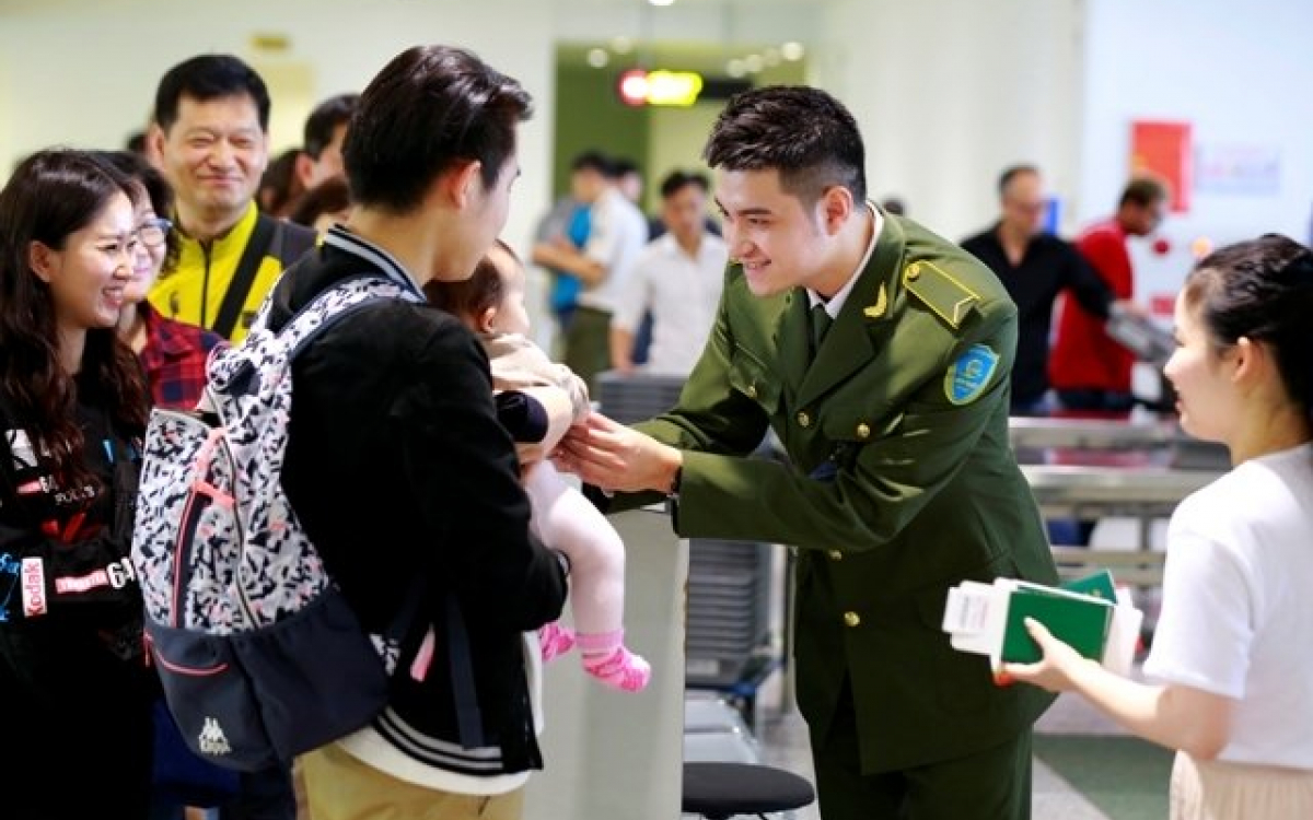 Van hoa cong vu va dao duc cong vu cua can bo cong chuc vien chuc bo may hanh chinh nha nuoc trong tien trinh huong den tinh chuyen nghiep phuc vu nhan dan