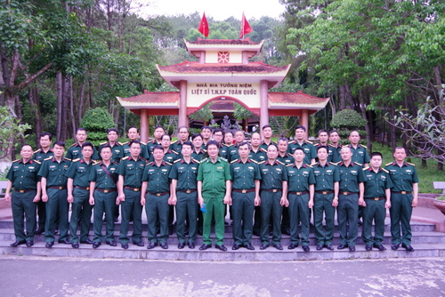 doan 195 tham quan 2