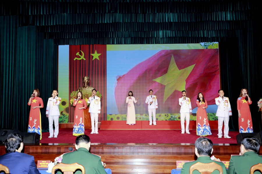 gap mat bao chi van nghe 1