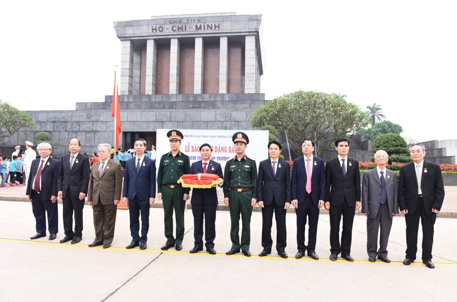 dai hoc gtvt bao cong 2