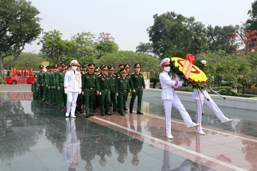 van phong chinh tri 1