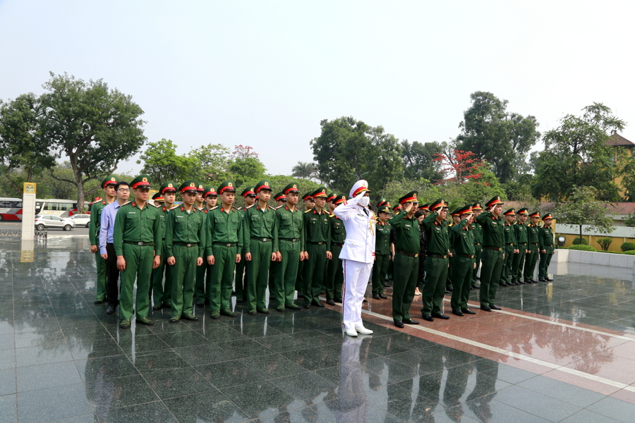 van phong chinh tri 2