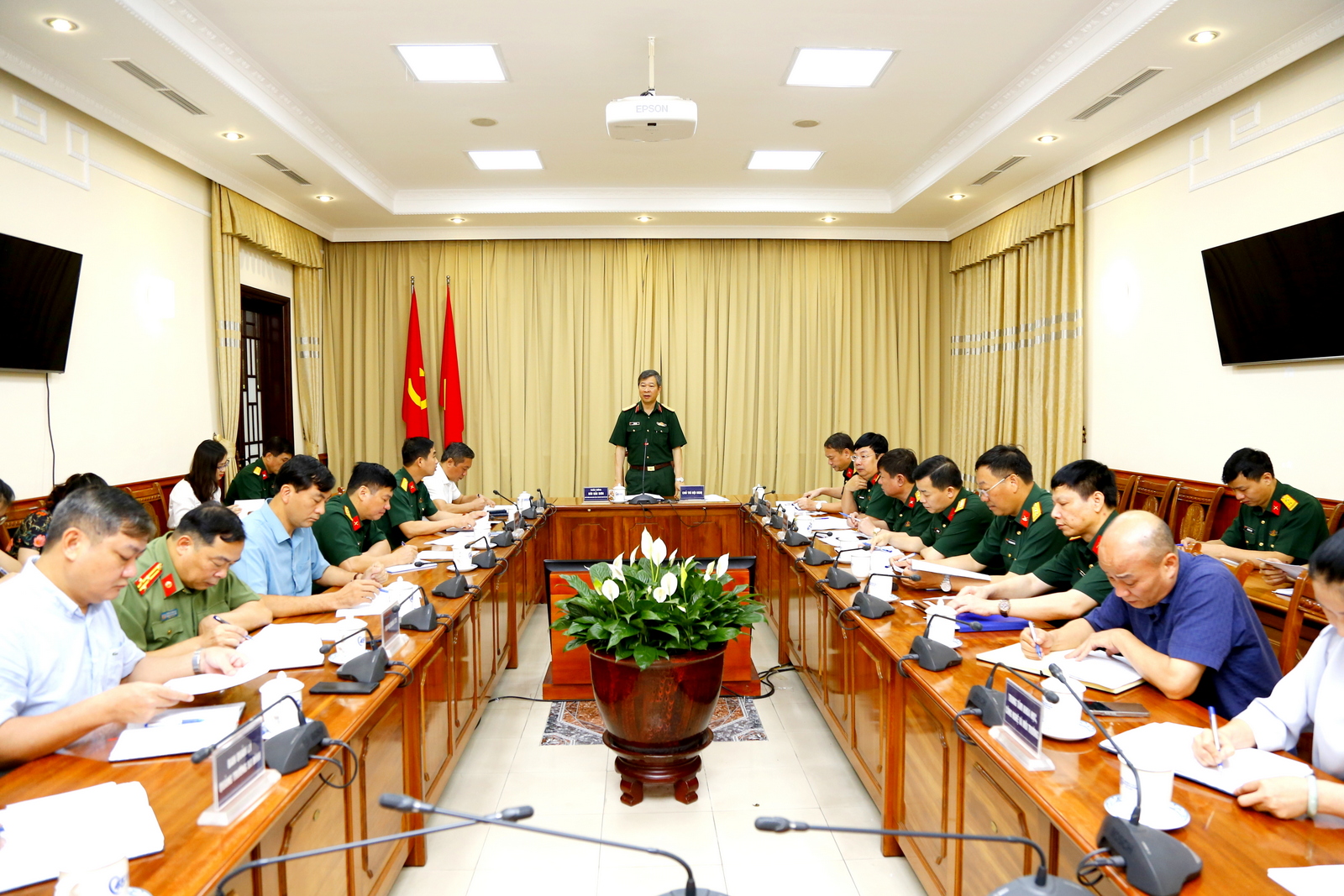 hoi nghi bqll thang 5