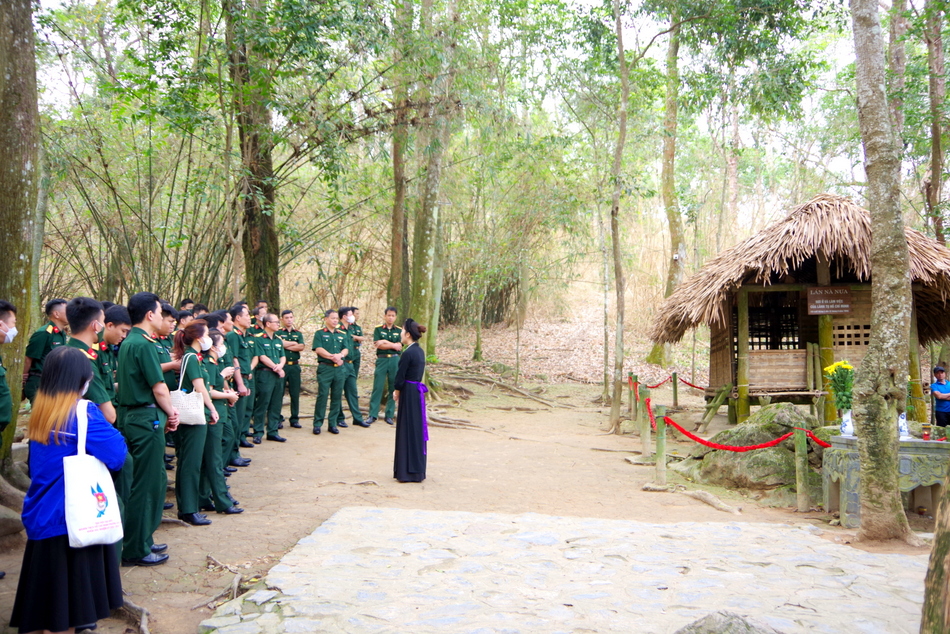 doan co so 595 tham quan 1