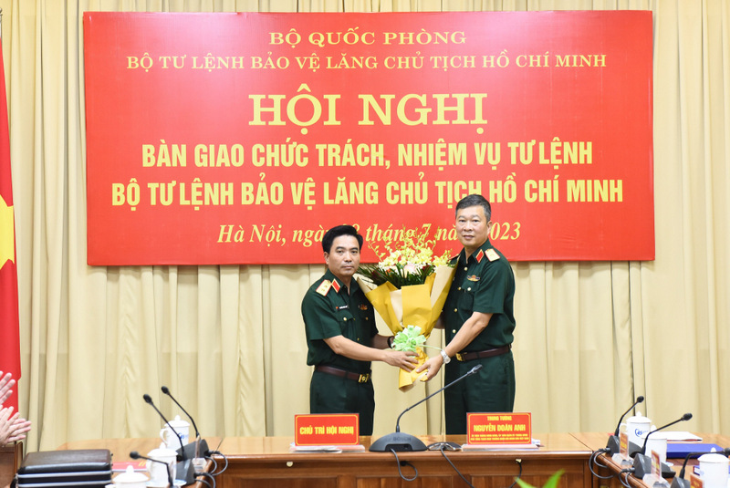 hoi nghi ban giao chuc dang tu lenh 5