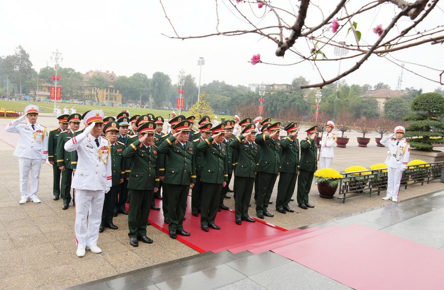 quan uy trung uong 2