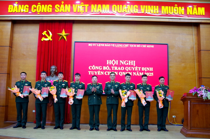 3 1 trao quyet dinh quan nhan chuyen nghiep 1