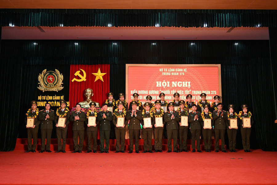 375 dien hinh guong nguoi tot 1