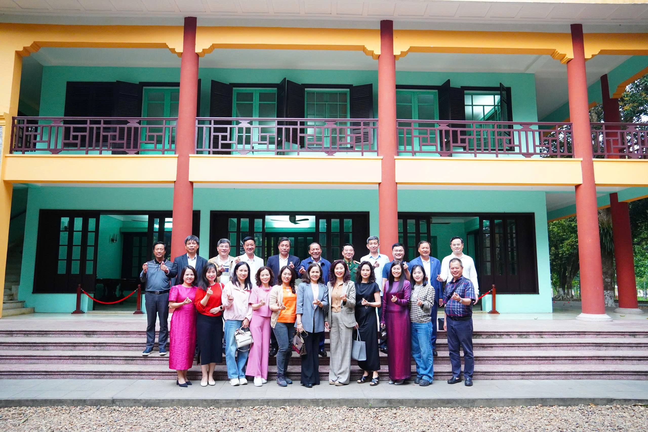 z7638837933787 fad8baad56bd2c133b9cf9677f859a0f 1