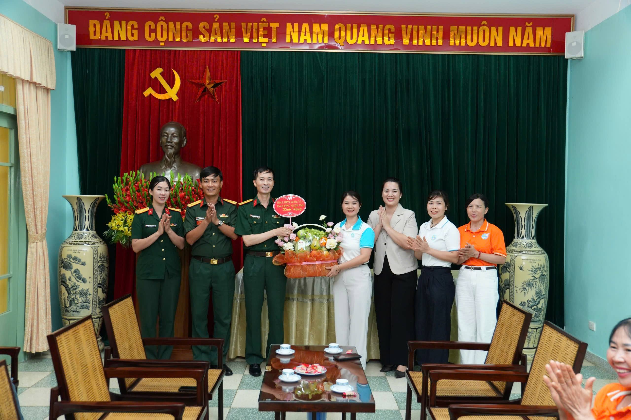 Hội Phụ nữ tặng quà 1