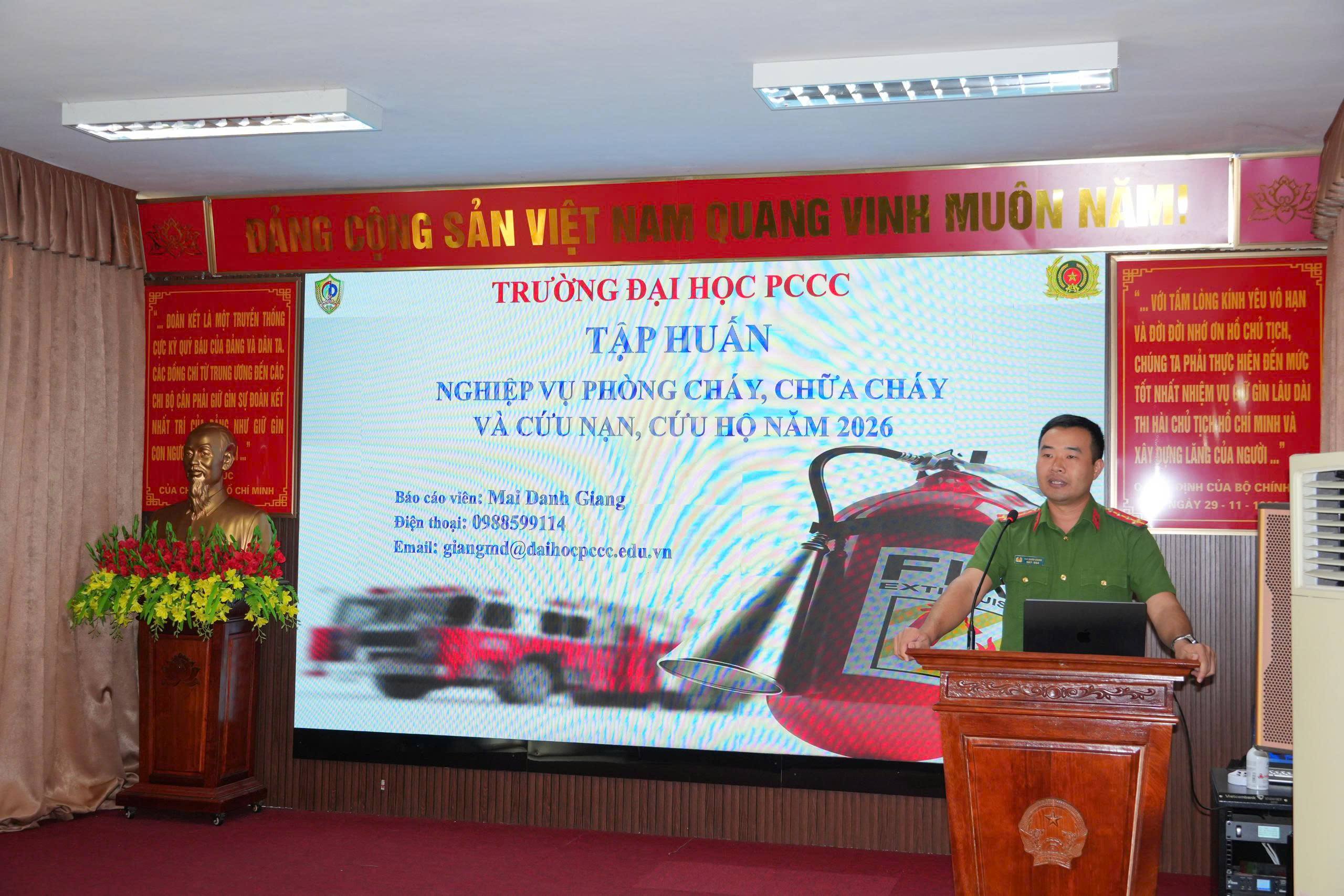 Giảng viên 2