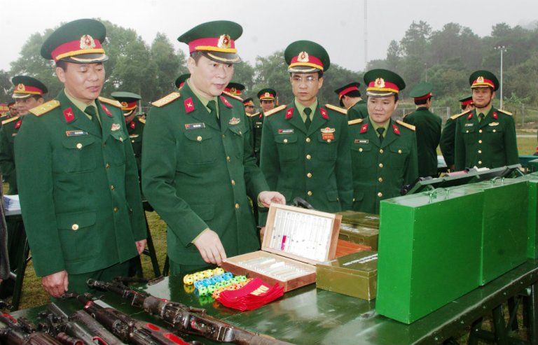 ra quan huan luyen 285 anh kiem tra mo hinh