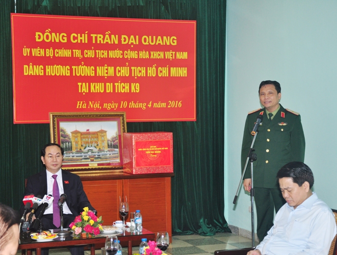 Thiếu tướng Nguyễn Văn Cương báo cáo kết quả thực hiện nhiệm vụ chính trị của đơn vị