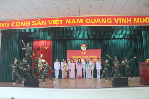 Le phat dong thi dua 65 ngay dem 275 anh 2