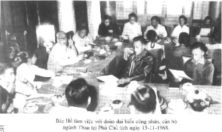 8 Bác Hồ ăn Tết với thợ mỏ