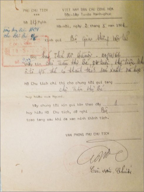 ky uc ve 3 bai bao 2