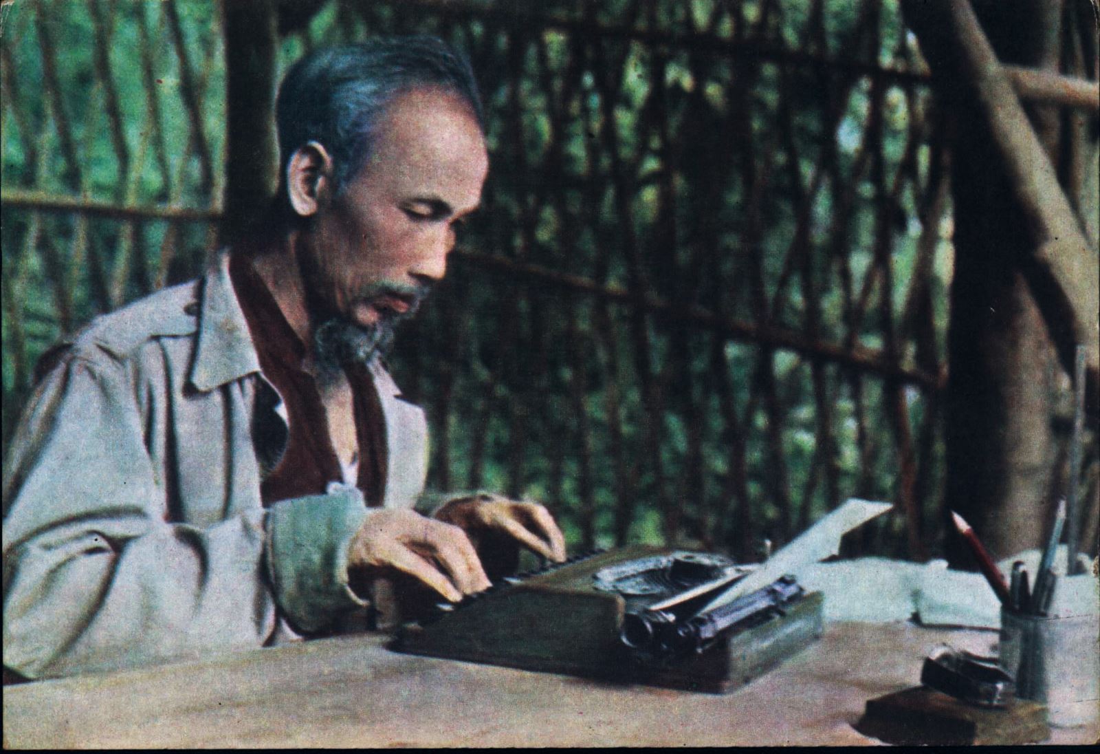 Hoc và theo chi dan cua nha bao Ho Chi Minh