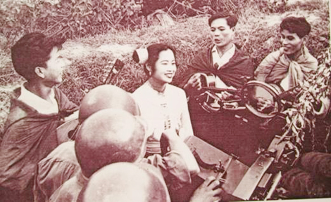 Nu nghe si Nam Ky va ky niem mot lan duoc gap Bac Ho