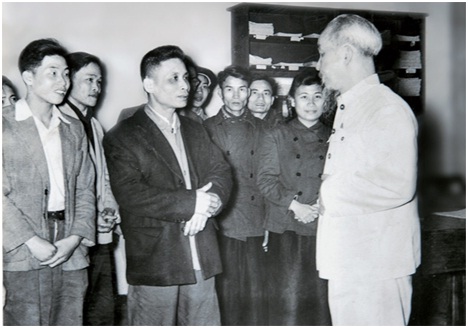 ct ho chi minh voi bao nhan dan 2