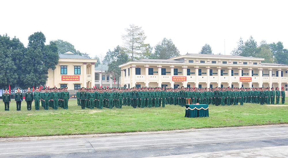 ra quan huan luyen 285 3