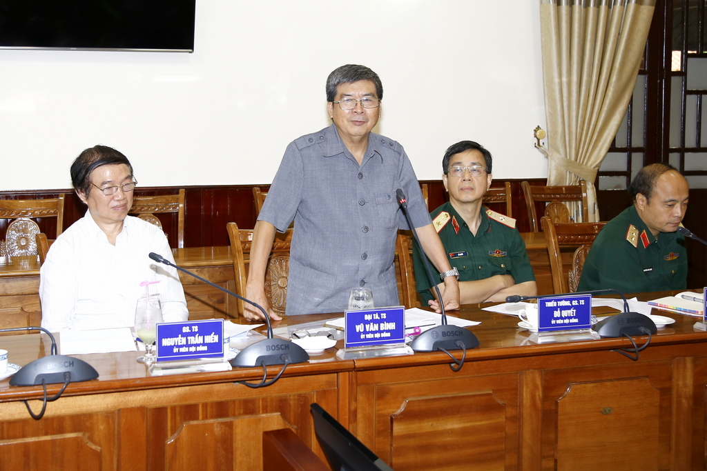 hop hoi dong khoa hoc 4 2