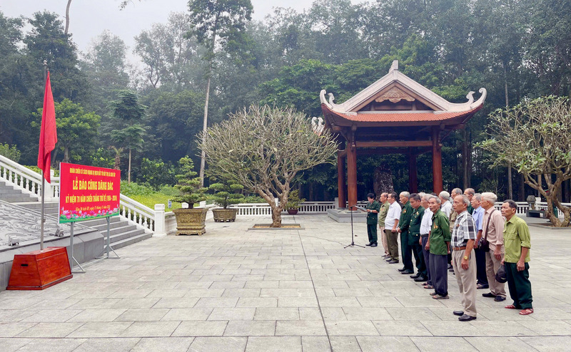 Ban liên lạc 2