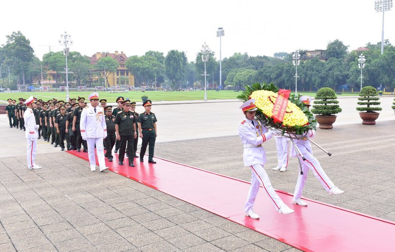 can bo lop tap huan cua lao 2024 8