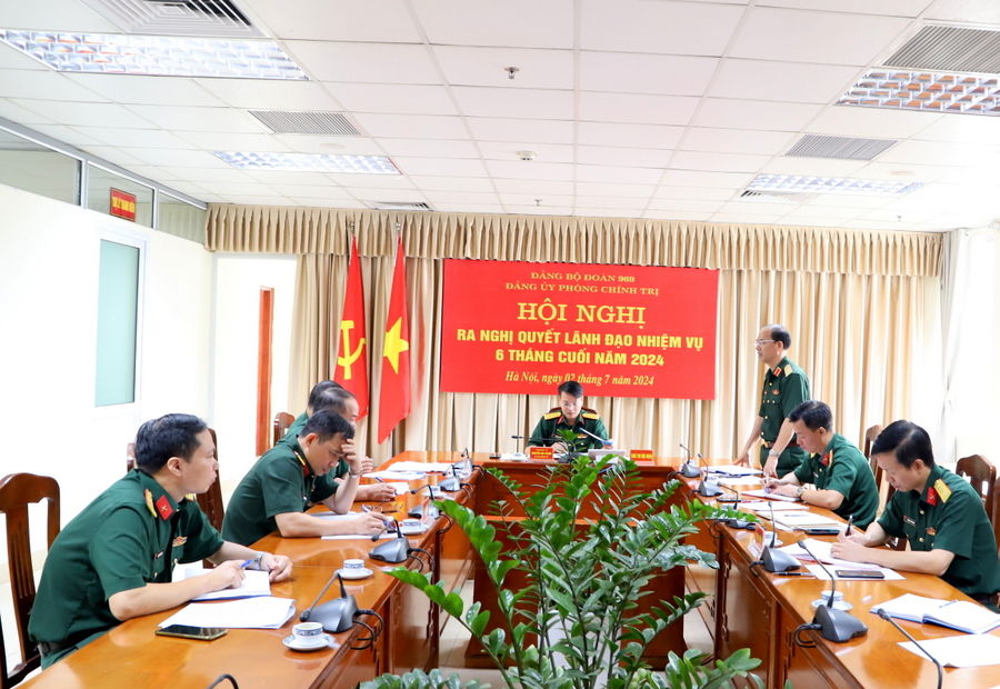 dang uy phong chinh tri 6 thang cuoi nam 2