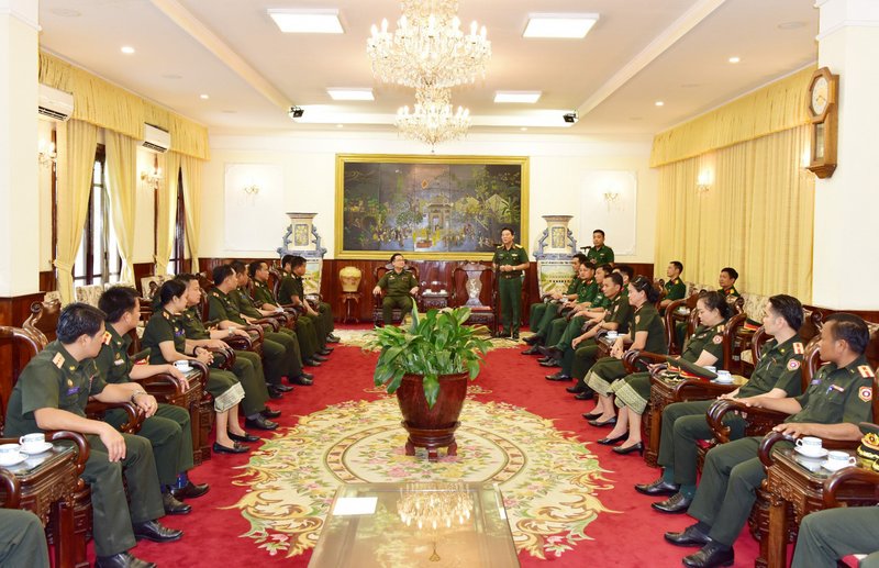 doan lao 10 7 tai nha khach 1