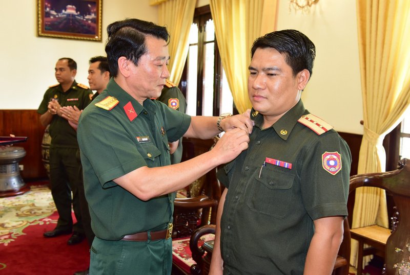 doan lao 10 7 tai nha khach 2