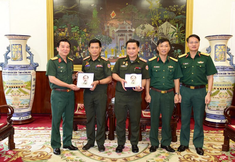 doan lao 10 7 tai nha khach 3