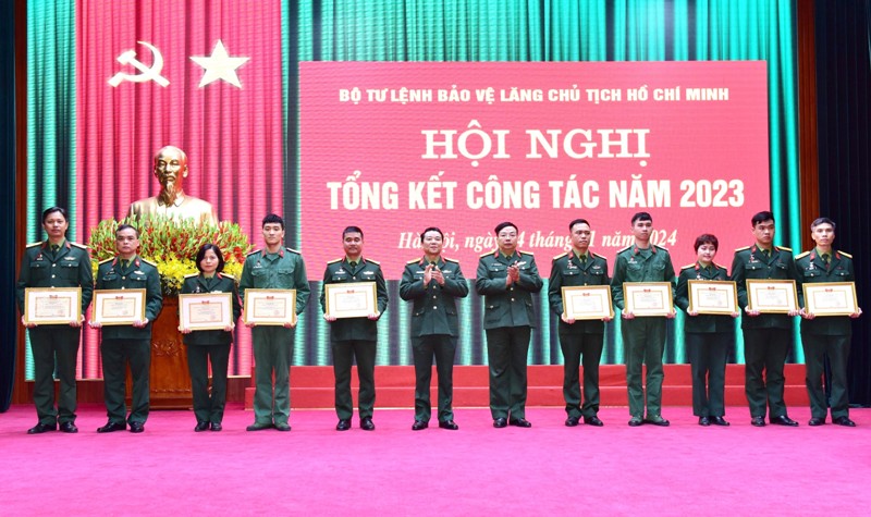 BTL tk 2023 trao thuong 4