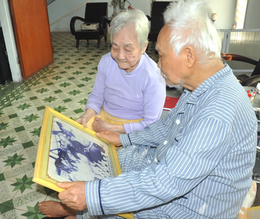 chuyen nguoi danh trao bo quan ao Bh mac anh 2