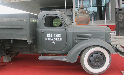 chiec xe tai dau tien dua quan gp tien vao dinh doc lap anh 2