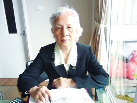 BAC HO VOI GIA DINH NHA HOI GIAO ANH 1