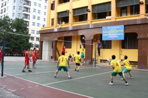 Trung đoàn 375 tổ chức giao lưu bóng chuyền chào mừng kỷ niệm 65 năm ngày Giải phóng Thủ đô