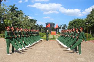 Niềm tự hào của những chiến sỹ tiêu binh danh dự bên Lăng Bác Hồ