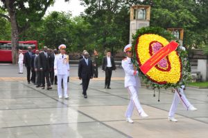 Bộ trưởng Ngoại giao Cộng hòa Bờ Biển Ngà đến dâng hoa tưởng niệm các Anh hùng liệt sỹ và tưởng niệm Chủ tịch Hồ Chí Minh