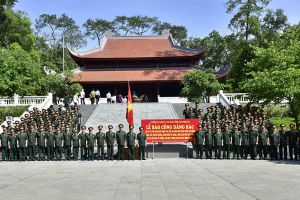Đảng ủy Tổng cục Chính trị báo công và dâng hương tưởng niệm Chủ tịch Hồ Chí Minh tại Khu Di tích K9