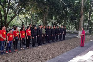 Đoàn Thanh niên và Hội Phụ nữ Trung đoàn Cảnh sát Cơ động,  Công an thành phố Hà Nội dâng hương tưởng niệm Bác tại Khu Di tích K9  