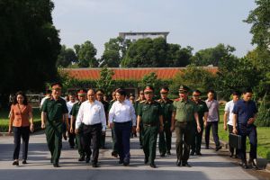 Thủ tướng Chính phủ Nguyễn Xuân Phúc kiểm tra kết quả thực hiện nhiệm vụ 6 tháng đầu năm và tu bổ định kỳ Công trình Lăng  Chủ tịch Hồ Chí Minh năm 2019
