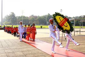 Chùm ảnh: Ngày đầu tiên mở cửa Lăng đón tiếp đồng bào, khách quốc tế  sau tu bổ định kỳ năm 2019
