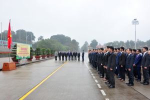 Tổng Công ty công nghiệp Xi măng Việt Nam  tổ chức Lễ báo công tại Lăng Chủ tịch Hồ Chí Minh