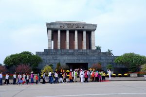 Gần 18.000 lượt đồng bào và khách quốc tế vào Lăng viếng Chủ tịch Hồ Chí Minh dịp Tết Nguyên đán Kỷ Hợi năm 2019