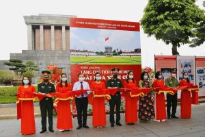 Khai mạc triển lãm ảnh “Lăng Chủ tịch Hồ Chí Minh - Đài hoa vĩnh cửu”