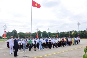 Đoàn đại biểu học sinh, sinh viên của các cơ sở giáo dục nghề nghiệp xuất sắc, tiêu biểu năm 2020 báo công dâng Bác