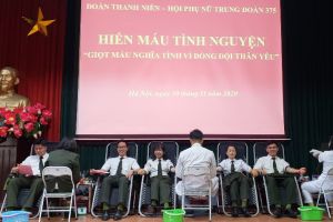 Đoàn Thanh niên, Hội Phụ nữ Trung đoàn 375 phối hợp tổ chức chương trình “Giọt máu nghĩa tình vì đồng đội thân yêu”